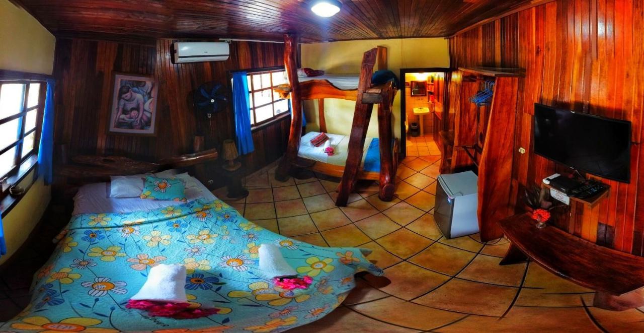 Hotel La Isla Inn Puerto Viejo de Talamanca Eksteriør bilde