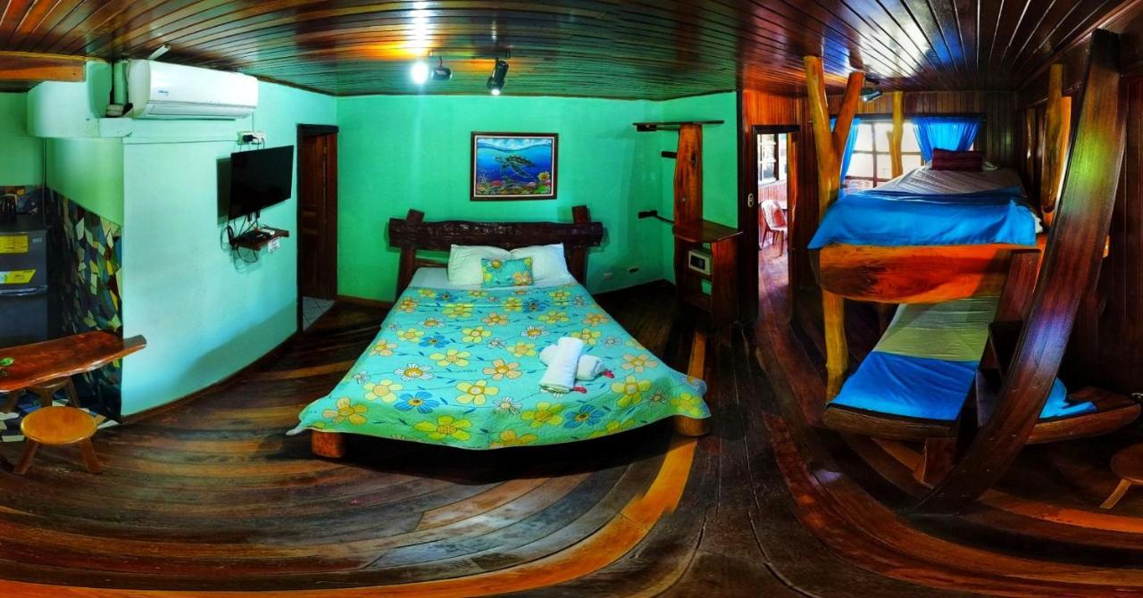 Hotel La Isla Inn Puerto Viejo de Talamanca Eksteriør bilde