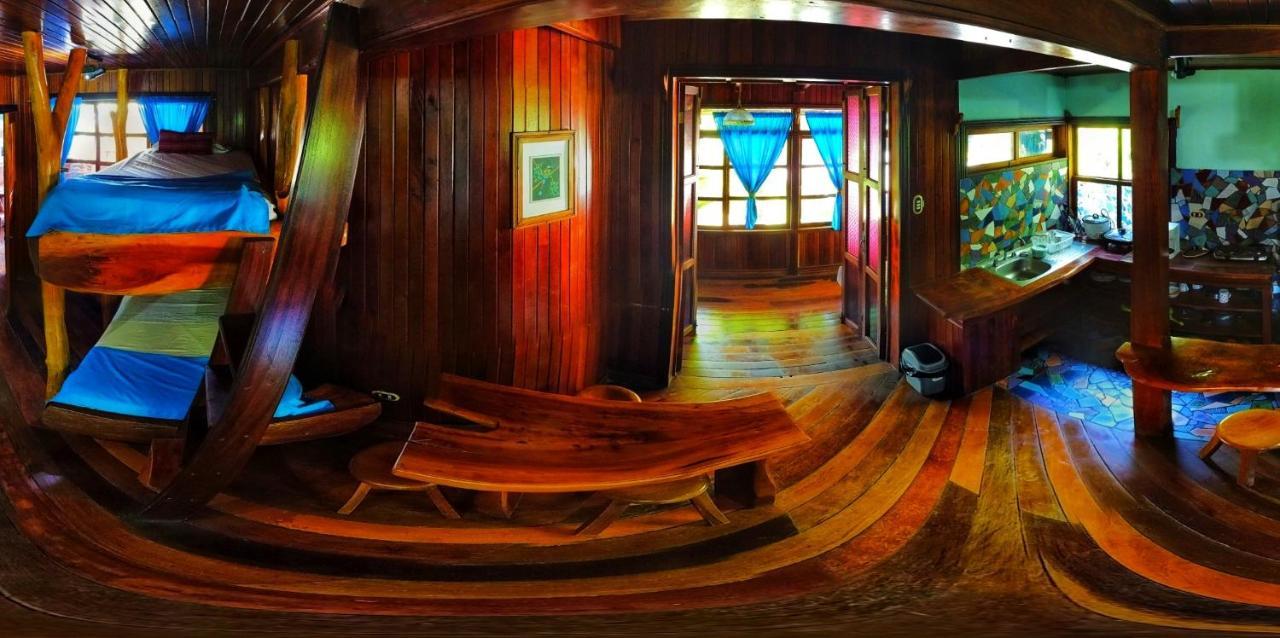 Hotel La Isla Inn Puerto Viejo de Talamanca Eksteriør bilde