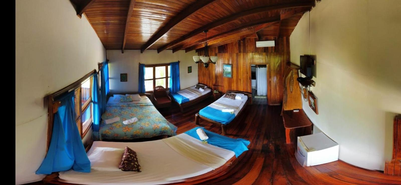 Hotel La Isla Inn Puerto Viejo de Talamanca Eksteriør bilde