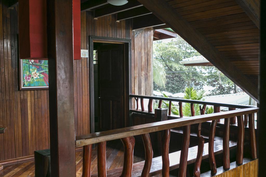 Hotel La Isla Inn Puerto Viejo de Talamanca Eksteriør bilde
