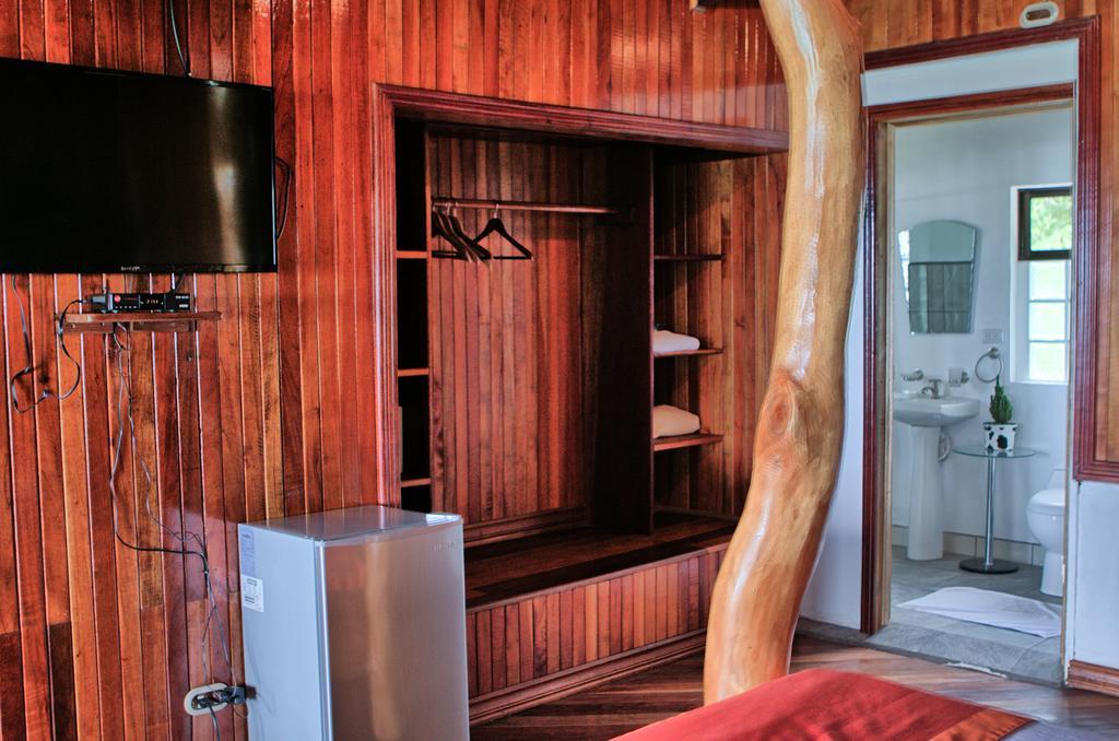 Hotel La Isla Inn Puerto Viejo de Talamanca Eksteriør bilde