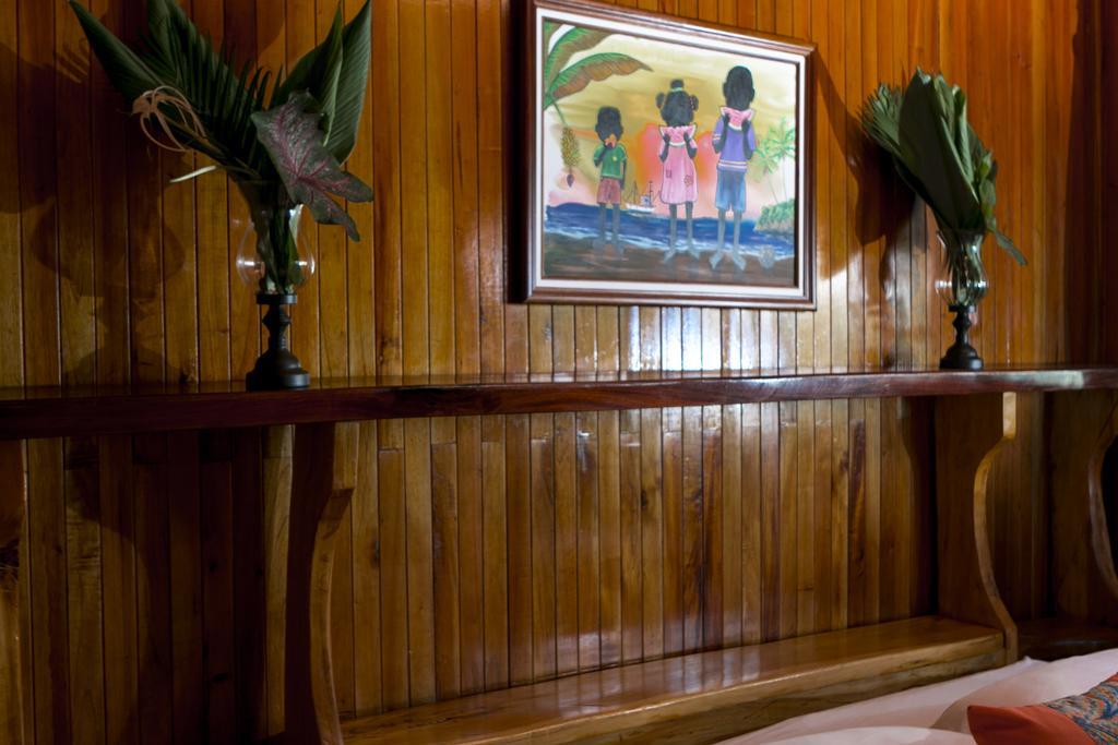 Hotel La Isla Inn Puerto Viejo de Talamanca Eksteriør bilde