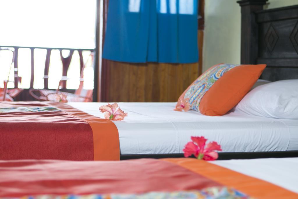 Hotel La Isla Inn Puerto Viejo de Talamanca Eksteriør bilde