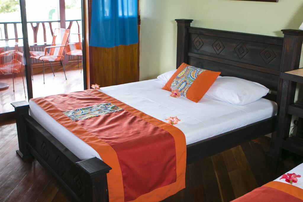Hotel La Isla Inn Puerto Viejo de Talamanca Eksteriør bilde